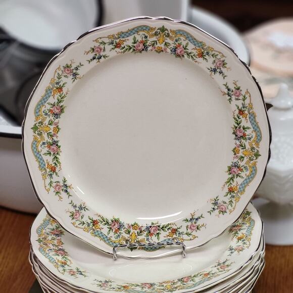 Vintage Crown Ivory Dinner plates, Fine China Floral Pattern - Sold Separately - Picture 1 of 10